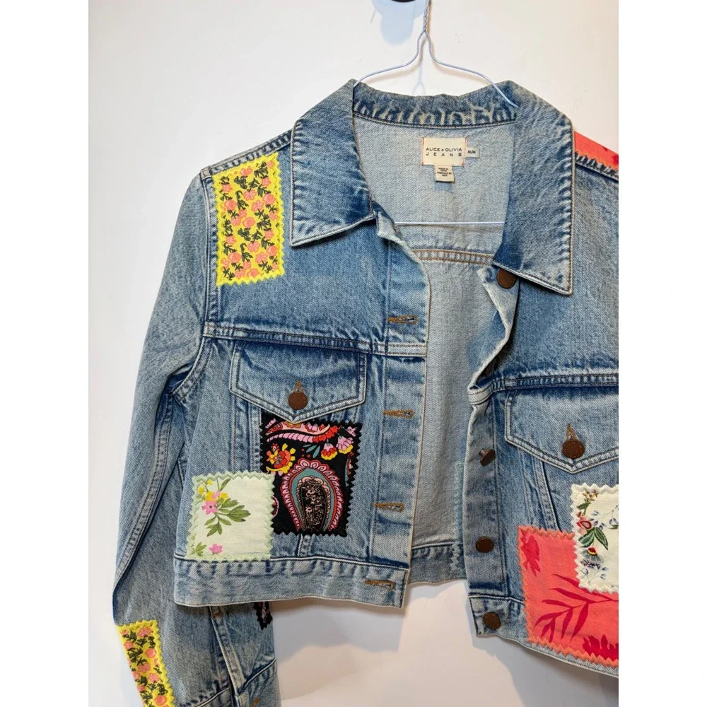 Alice + Olivia Jeans Patchwork Cropped Denim Jacket Light Wash Floral - Picture 2 of 9